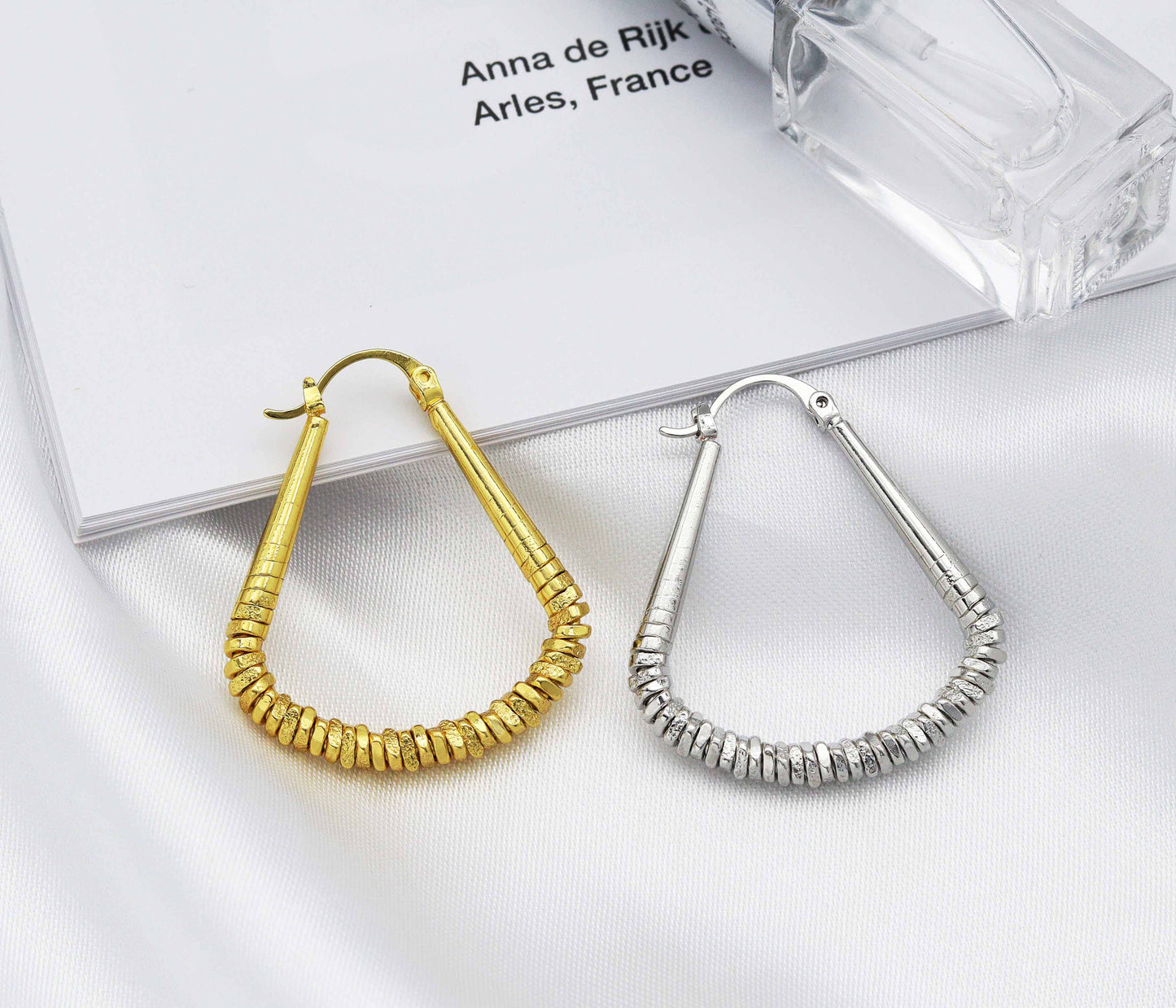 Triangle Spike Huggie Hoop Earrings, Sku#B200