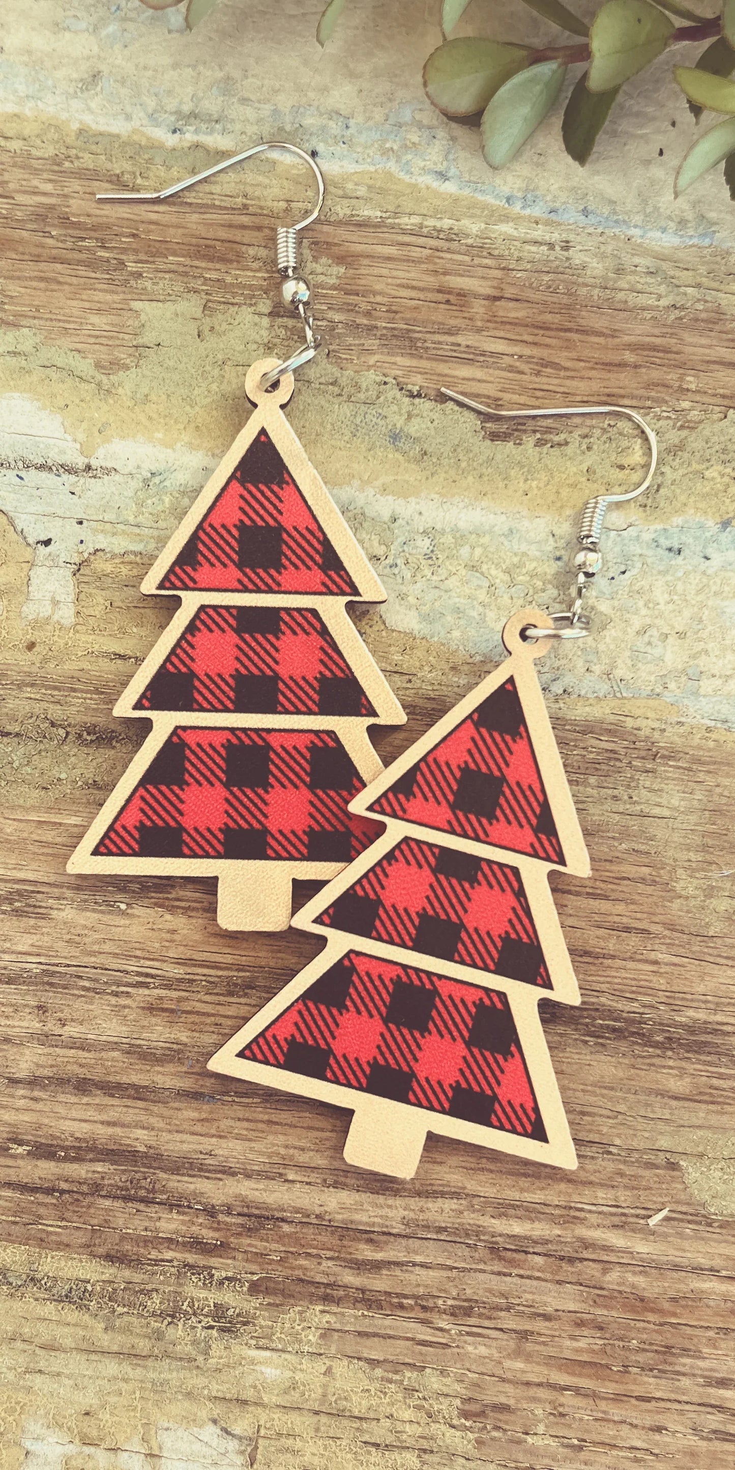 Beautiful Green or Red Plaid Wood Christmas Trees