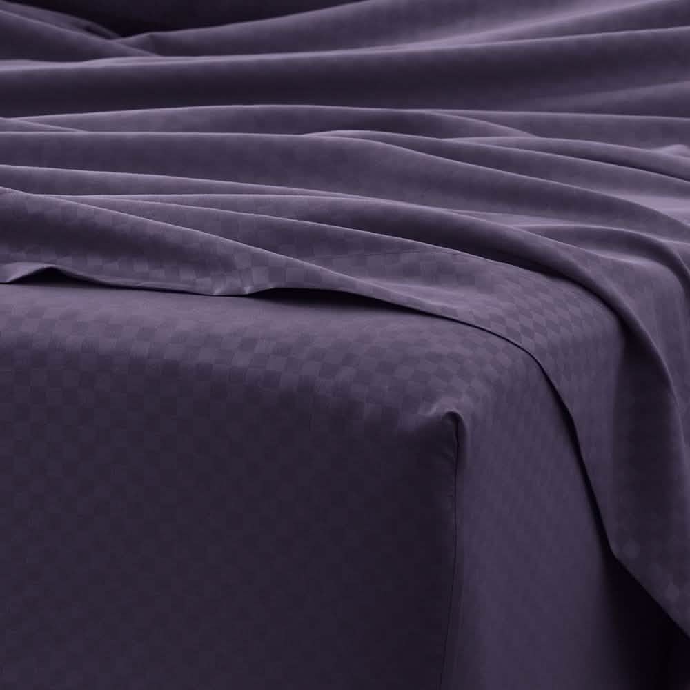 4-Piece: Checkered Embossed Sheet Set