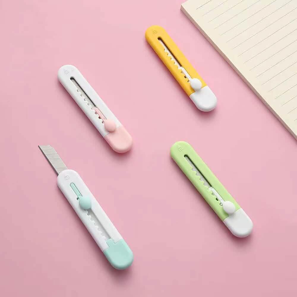 4-Pieces: Retractable Mini Art Cutter
