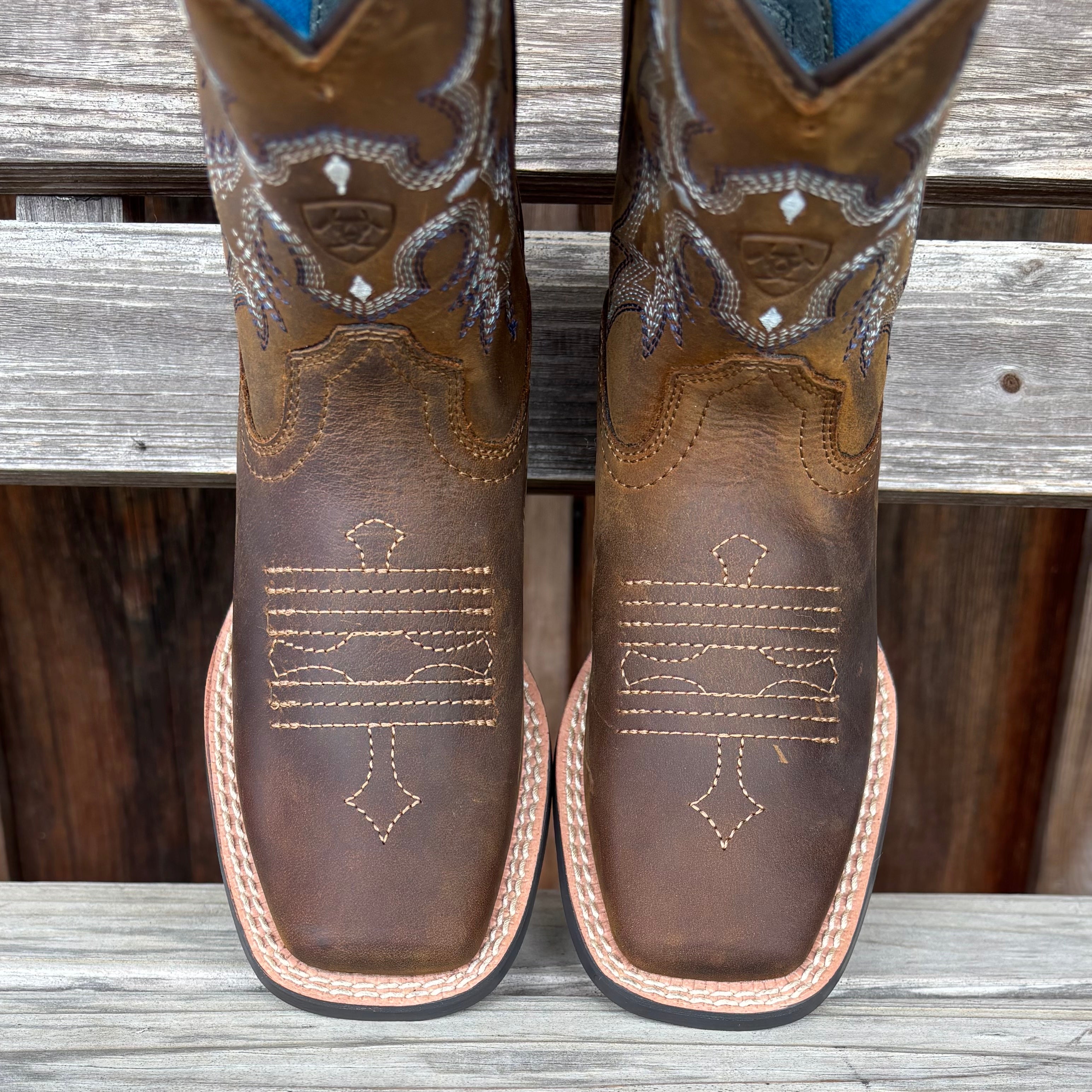 Pierre Tombale Marron | Enfants Ariat