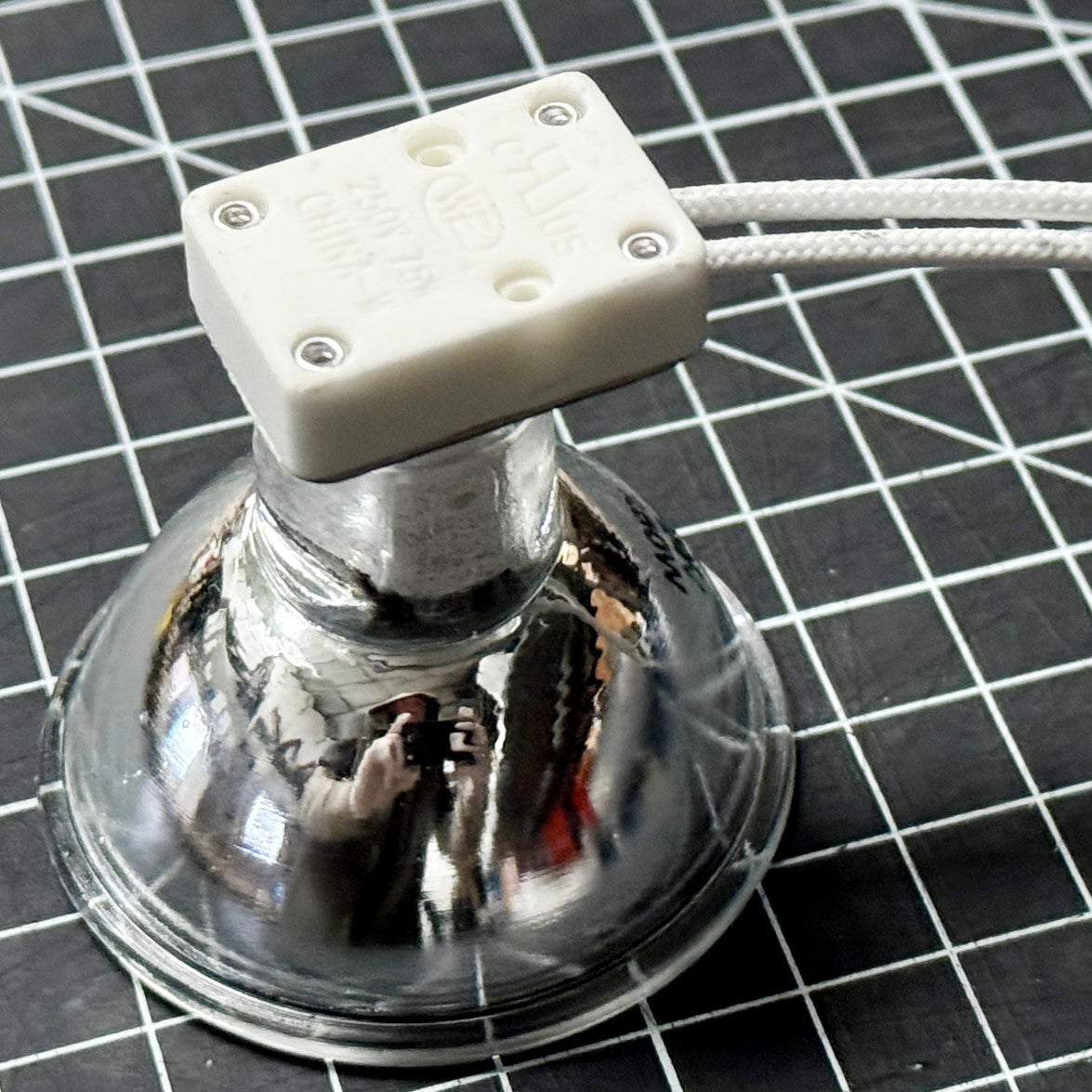 Lampe halogène infrarouge miniature / lumière rouge MR16 12 V - 24 V