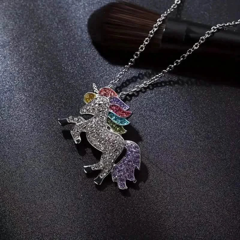 Ensemble de 5 pièces : collier avec pendentif, bracelet, boucles d'oreilles, bague, accessoires de décoration