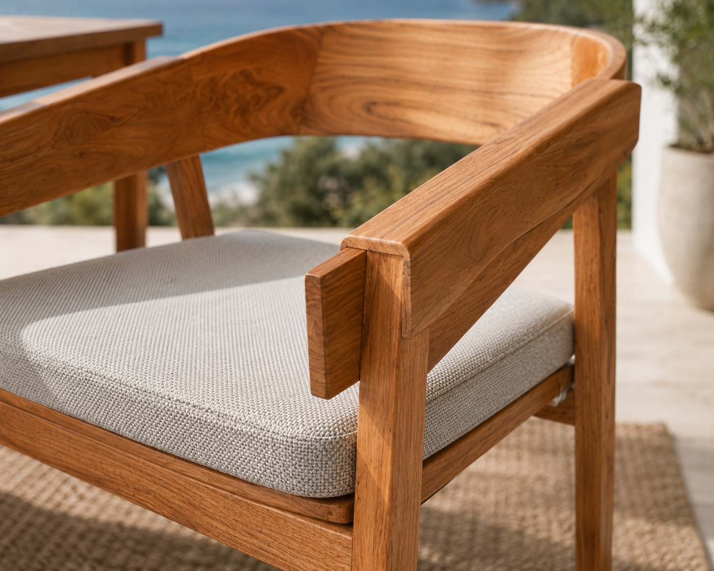 TEAK ROUND BACK ARM CHAIR