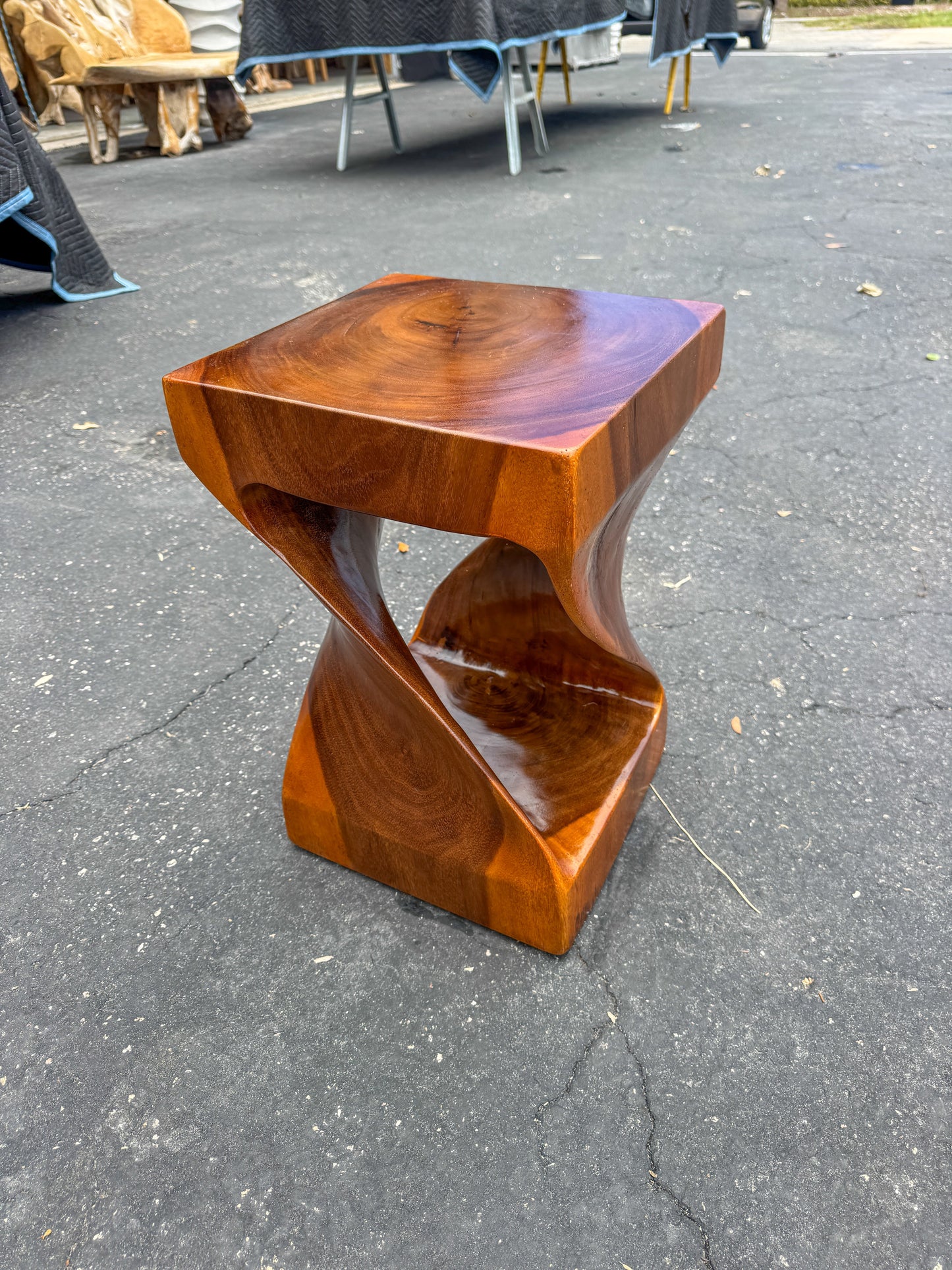 Suar Twist Style Stool