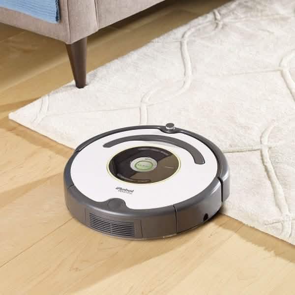 Robot aspirateur iRobot Roomba 650/655 (Reconditionné)