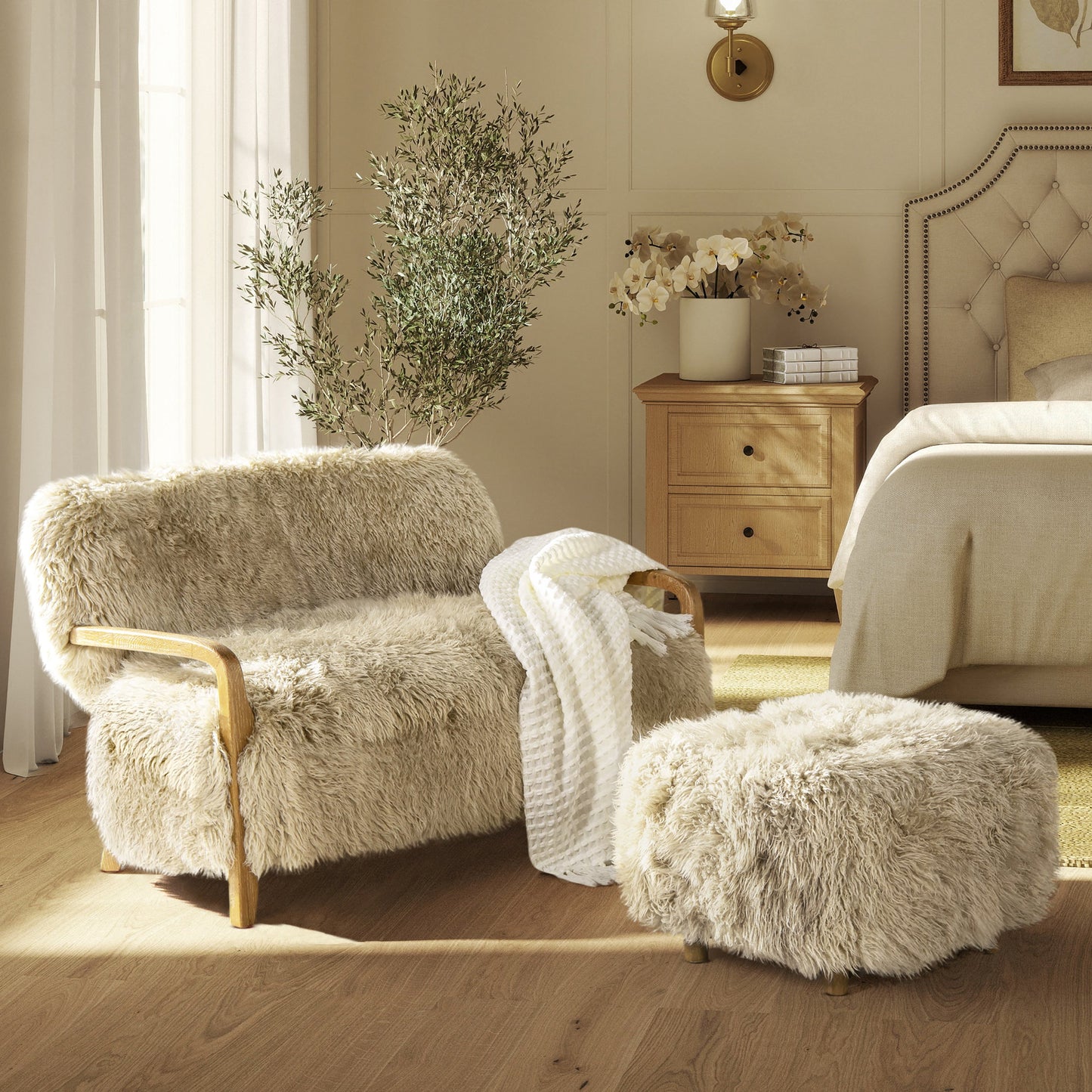 Enchante 24.5" New Zealand Sheepskin Rectangular Accent Ottoman