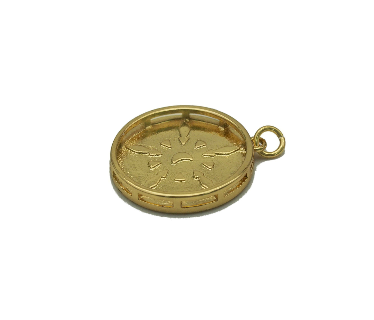 Gold North Star On Round Coin Charm, Sku#Z1456