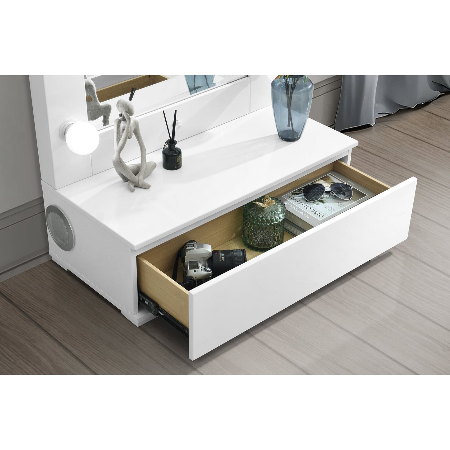 Elisa Makeup Vanity