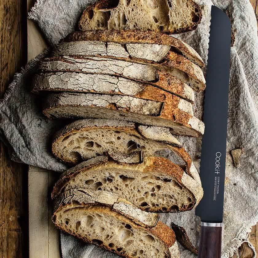 Couteau à pain de 23 cm à bord dentelé