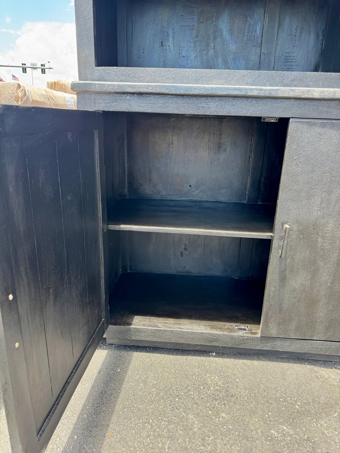 W/D Hutch - 48 x 18 x 79 in