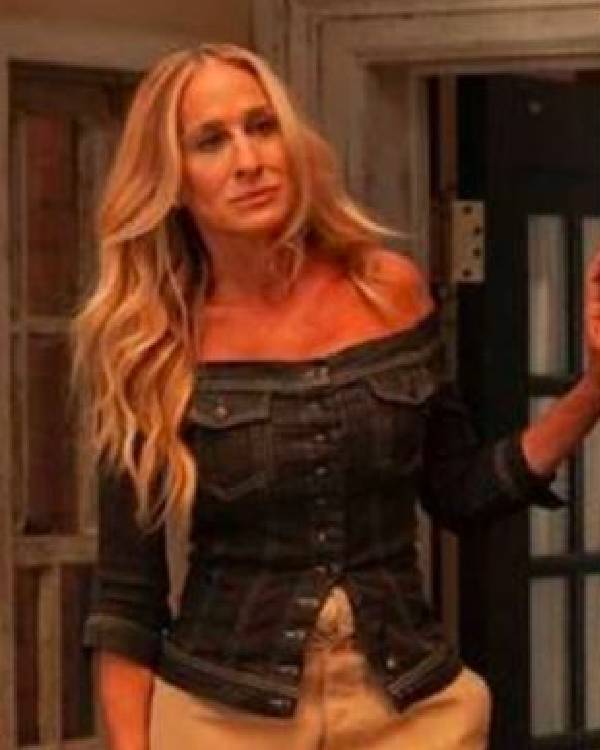 And Just Like That Sarah Jessica Parker Denim Off-The-Shoulders Top