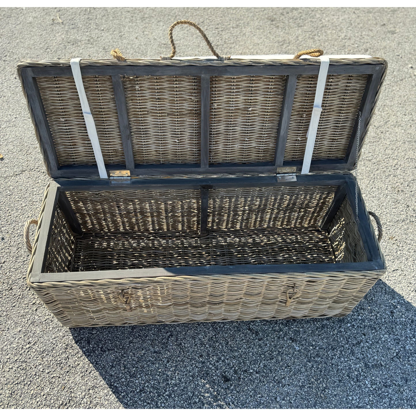Key Largo Rattan Storage Bench With Cushion