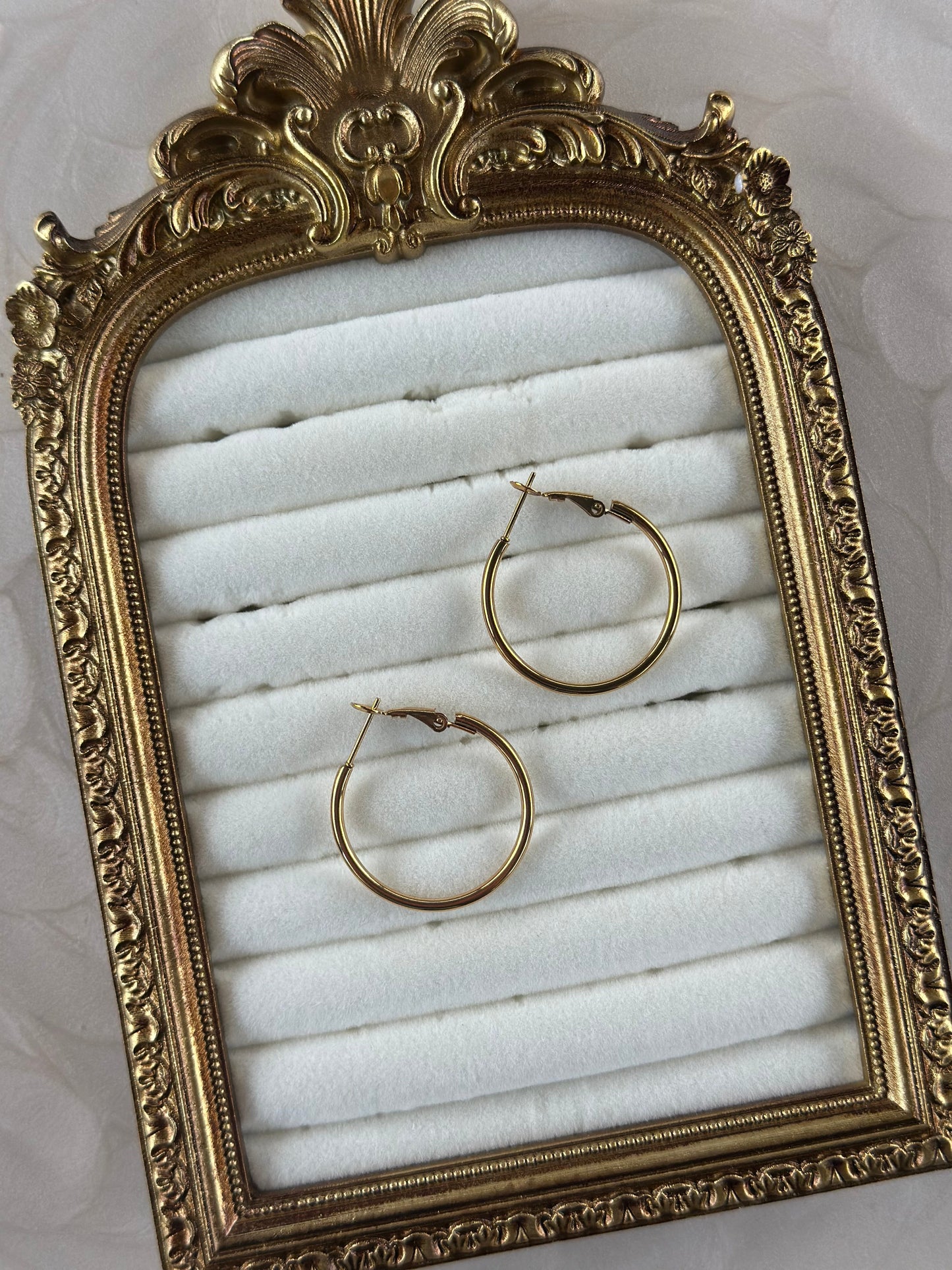 ✨The Blaire Medium Hoops- Gold✨