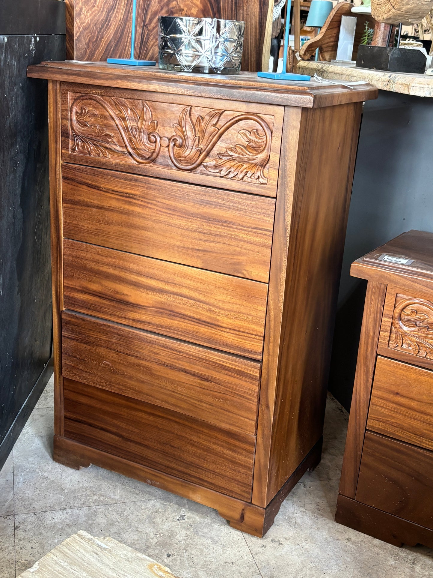 Sari Carved Dresser