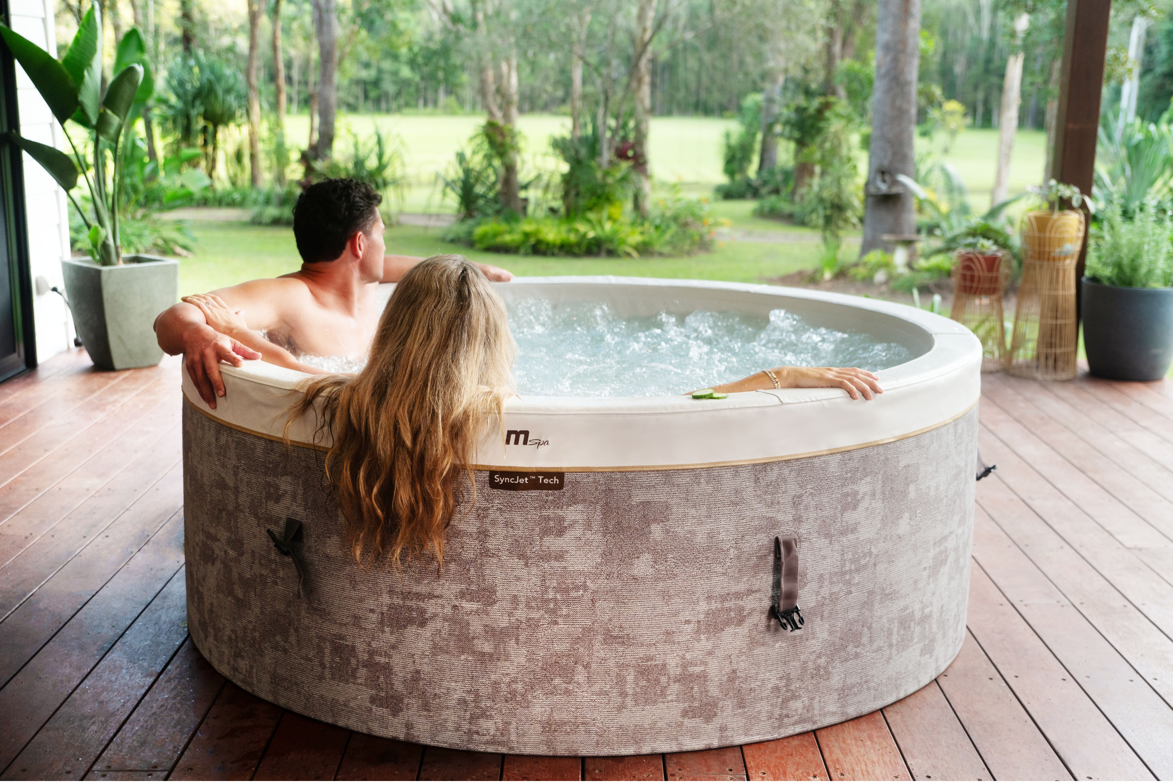 MSPA | COCOON | Verto Series | Textile-inspired Design | Rigid Hot Tub & Spa | Upto 6 Person