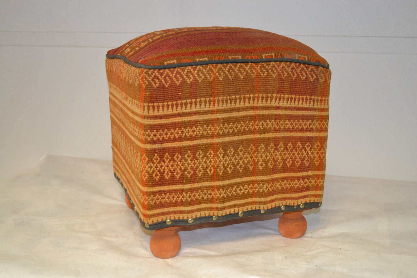Rug Pouf/ Rug Sitting Stool / Rug Ottoman / Kilim Sitting Stool / Stools # 92