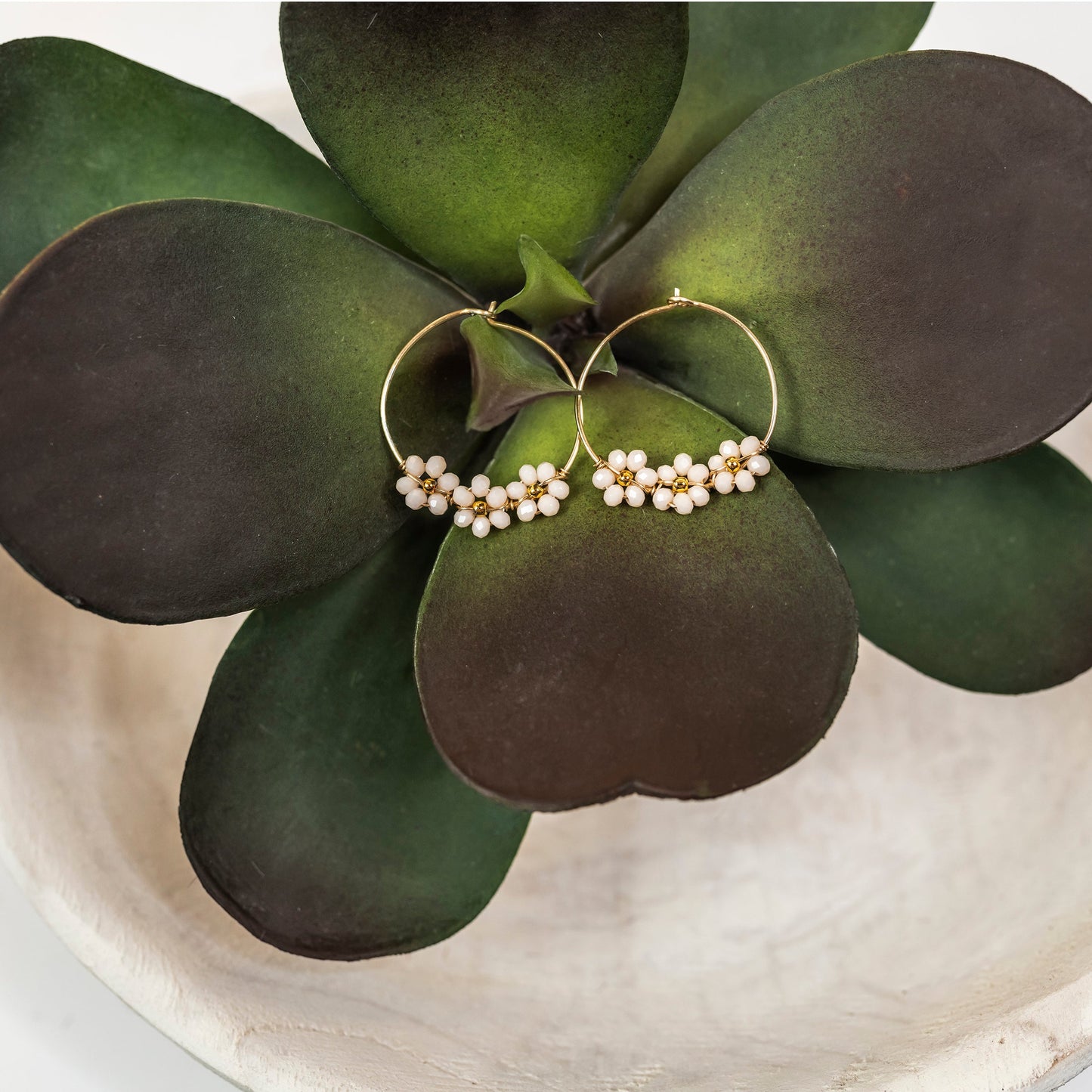 Daisy gold earrings
