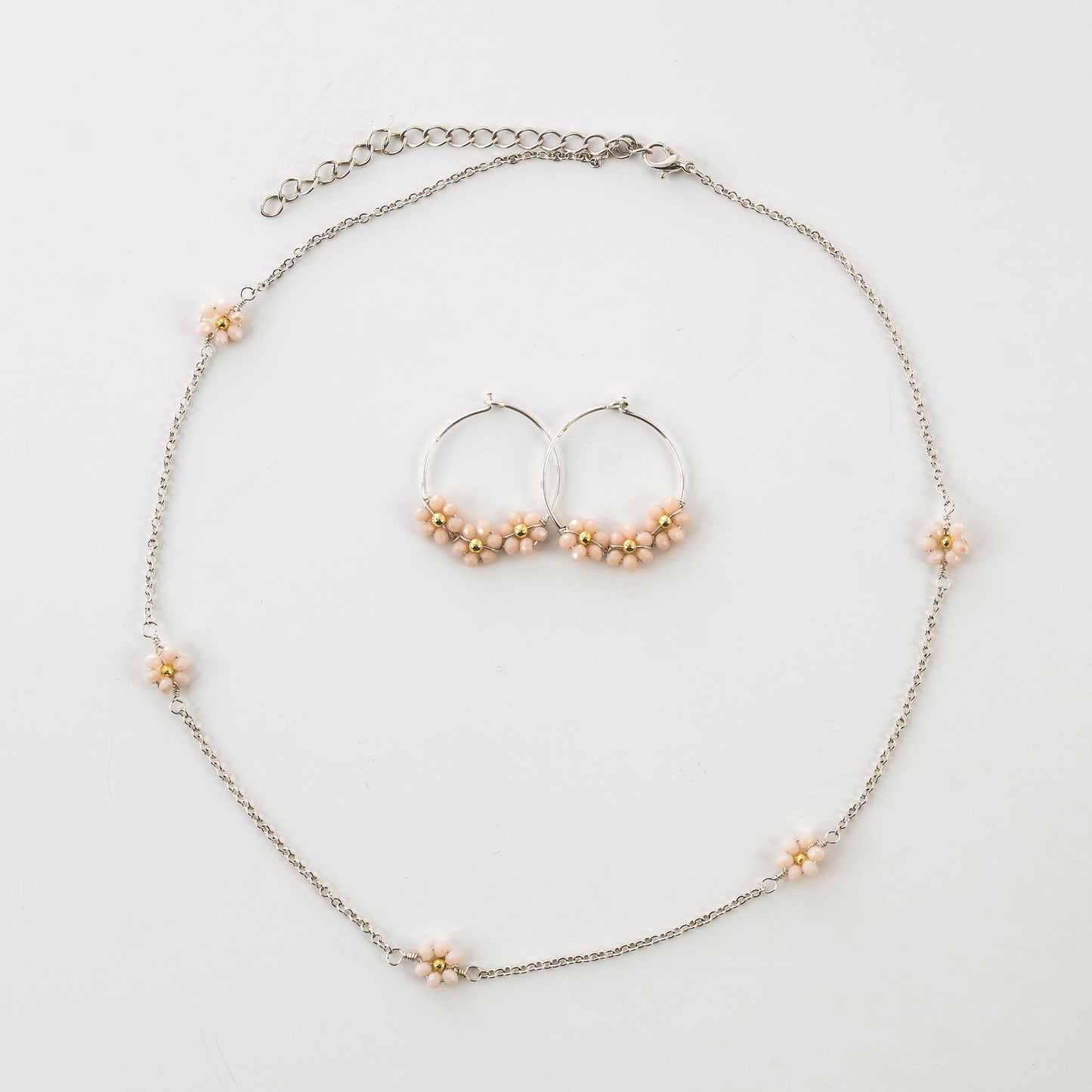 Daisy silver necklace