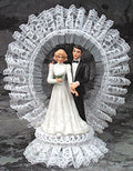 Couple en porcelaine E102 - Arche de dentelle - Sachet, 25,4 cm de hauteur