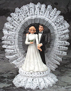 Couple en porcelaine E102 - Arche de dentelle - Sachet, 25,4 cm de hauteur