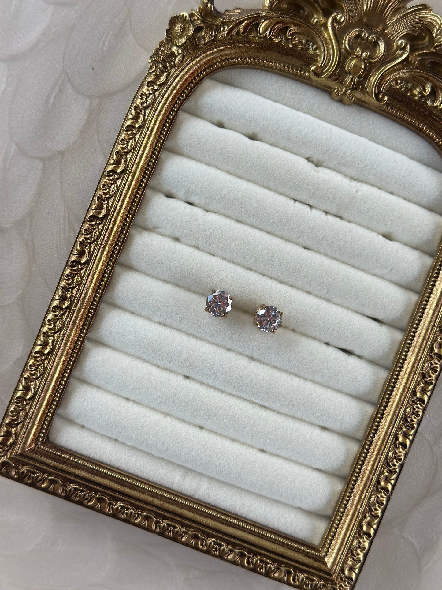 ✨The Diana Studs✨