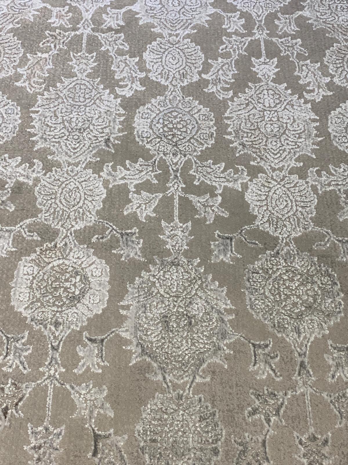 Persian-Inspired. Modern Defined. Turkish Made Rug, size 5' 1" x 7' 7"