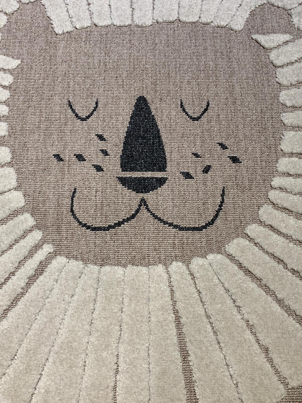 Persian-Inspired. Modern Defined. Turkish Made Rug, size 5' x 7' 9"