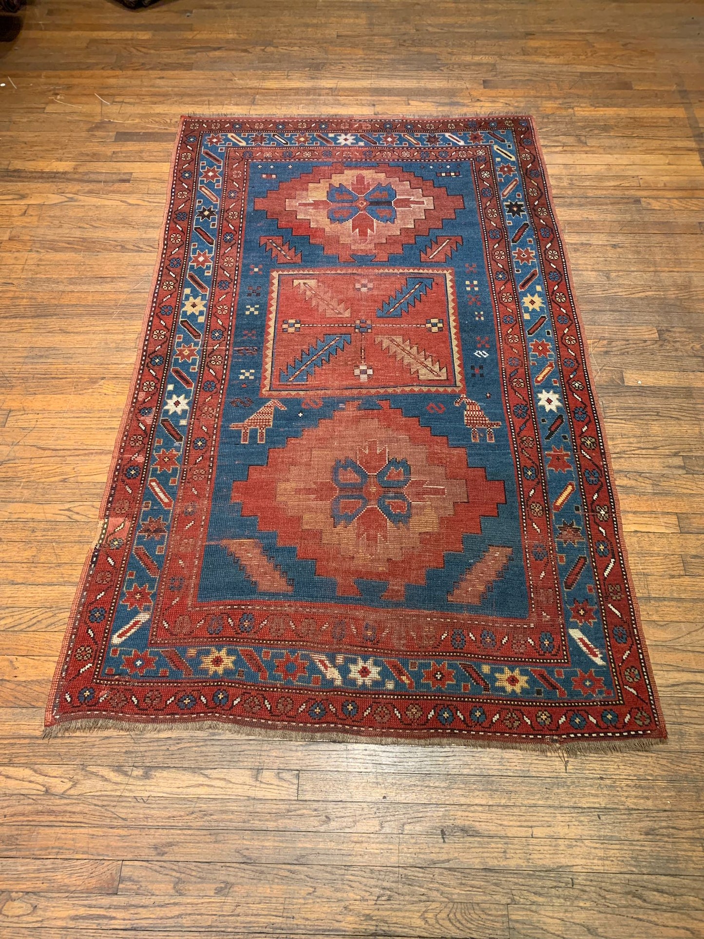 Antique Kazak Rug, circa 1910-1920. Size 4' 3" x 7' 4"