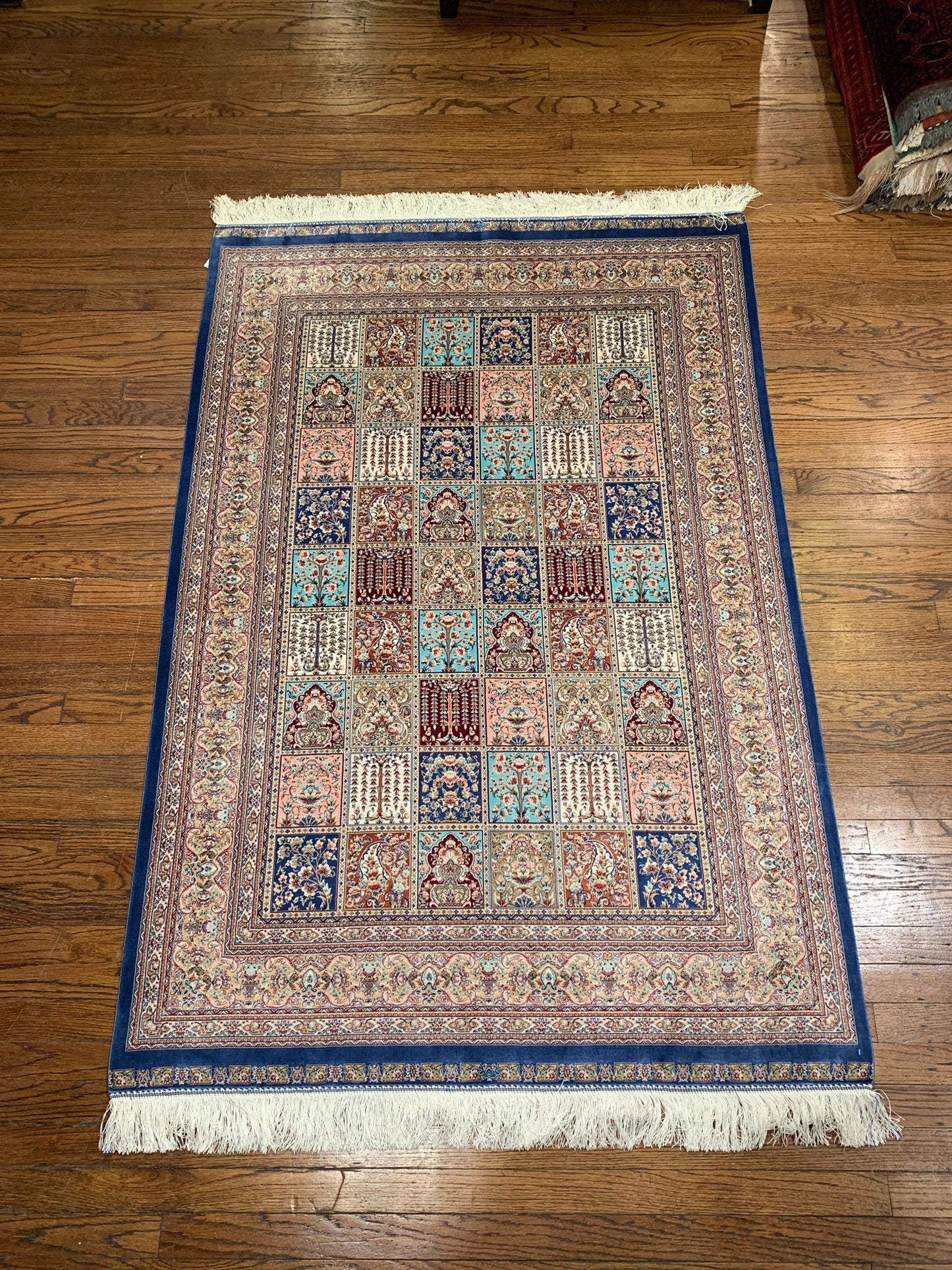 Exquisite 100% Silk Persian Design Rug – Elegant and Luxurious, size 4" x 6" (H)