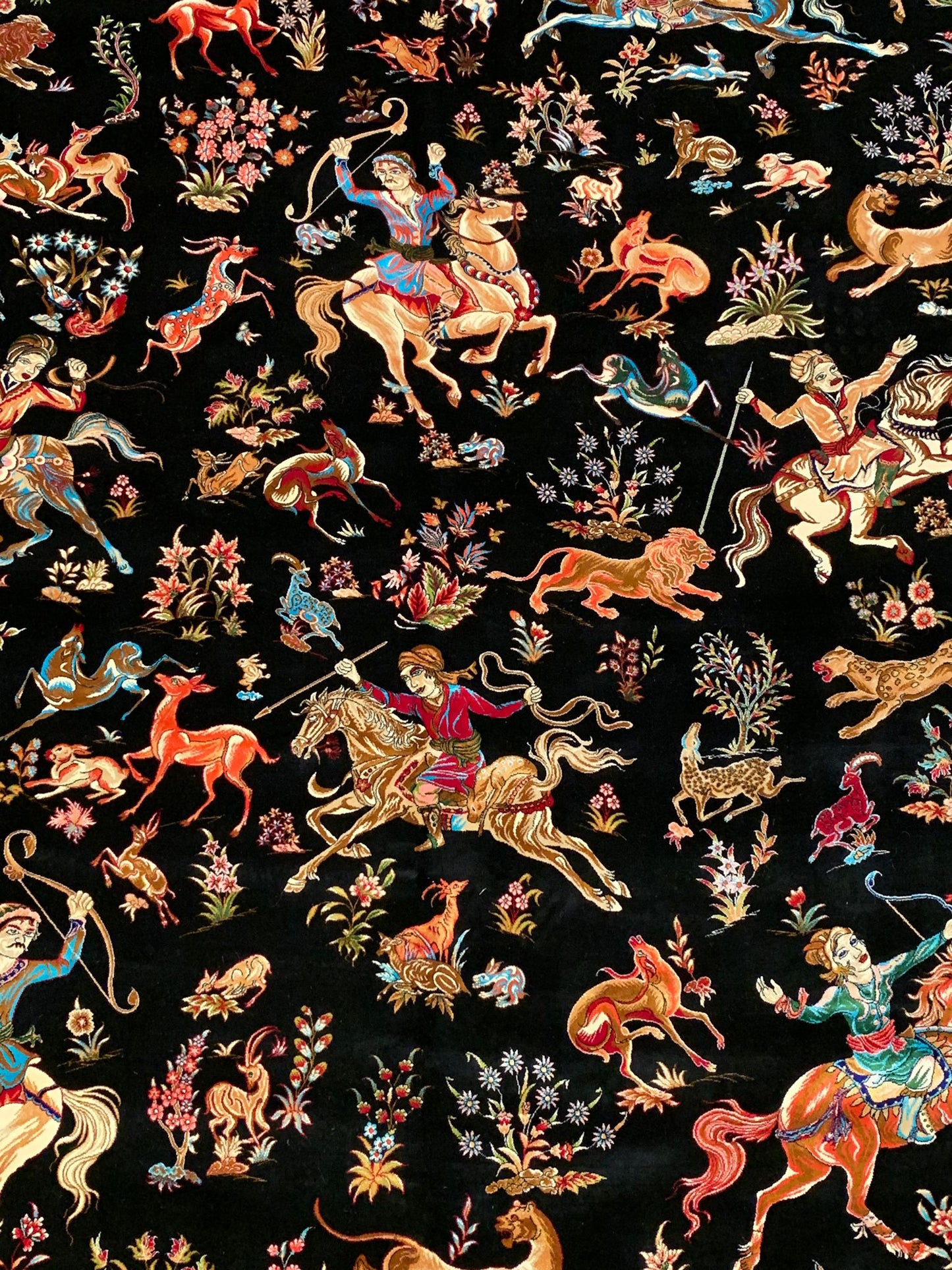 Exquisite 100% Silk Persian Design Rug – Elegant and Luxurious, size  6' 7" x 9' 10"