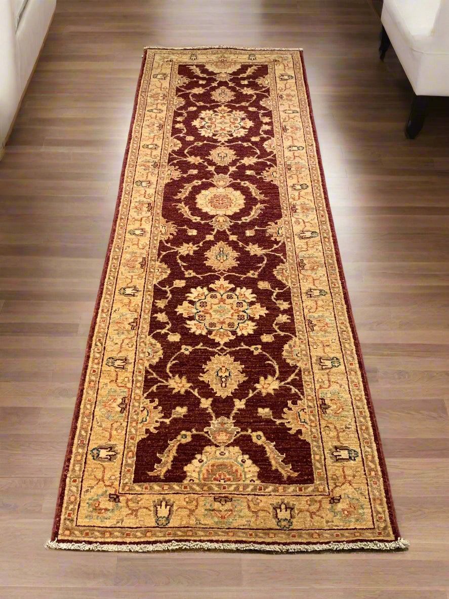Hand-Knotted Sultanabad Vegetable-Dyed Wool Rug, 2' 5" x 8" (K)