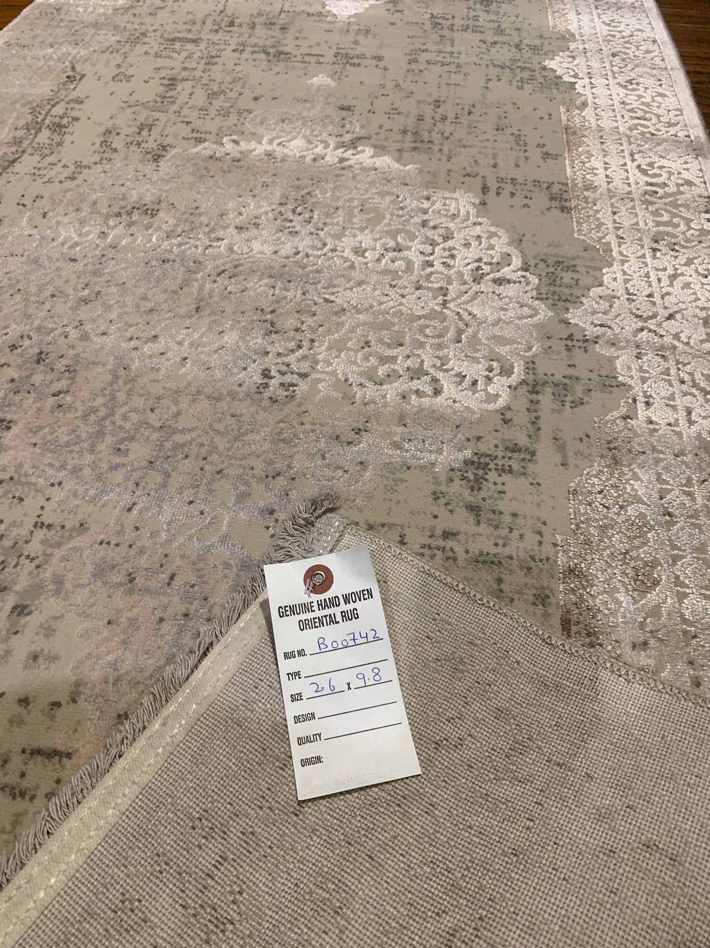 Persian-Inspired. Modern Defined. Turkish Made Rug, size 2' 6"x 9' 8" (O)