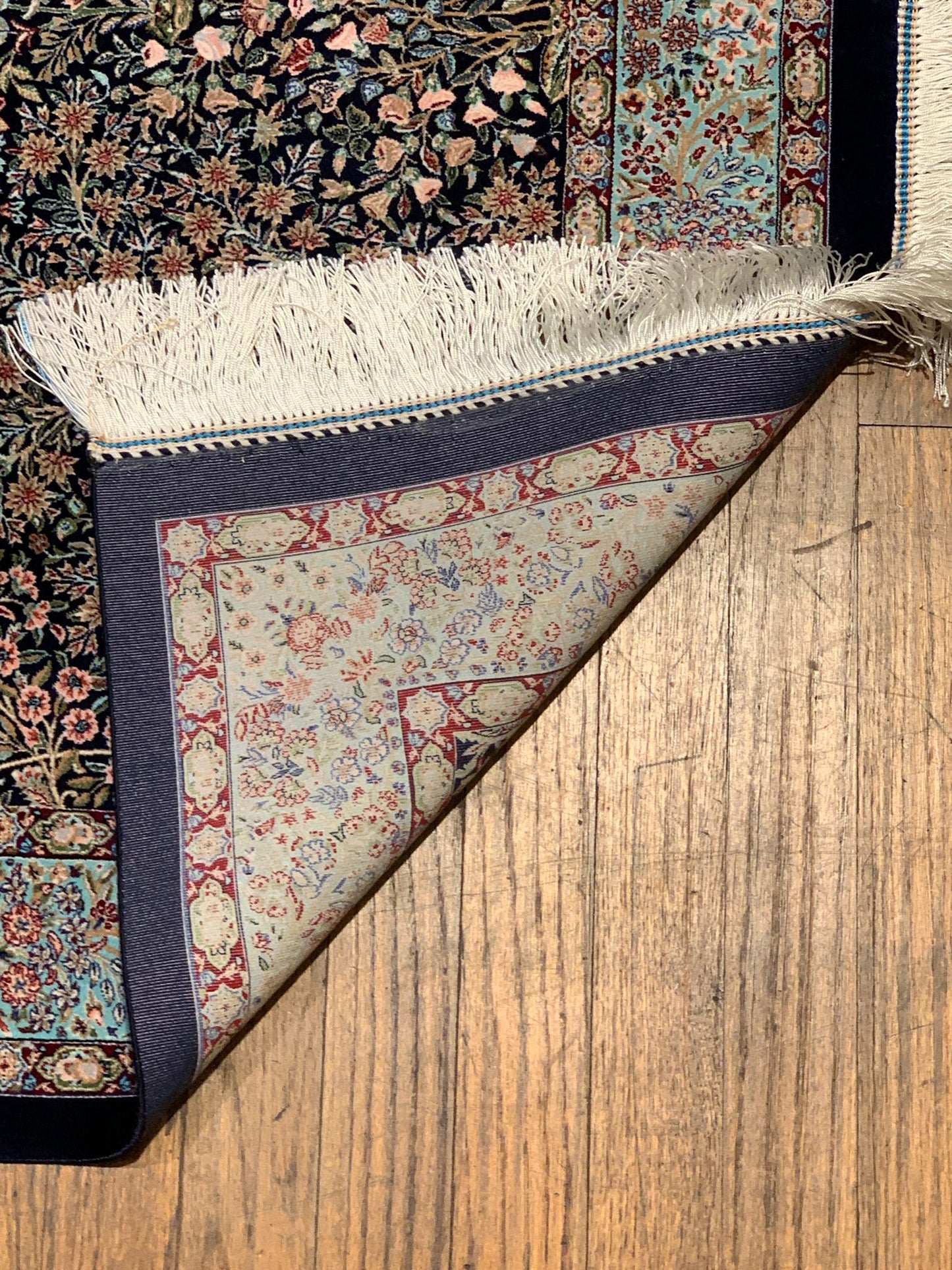 Exquisite 100% Silk Persian Isphahan Rug – Elegant and Luxurious, size 2' 6" x 4"