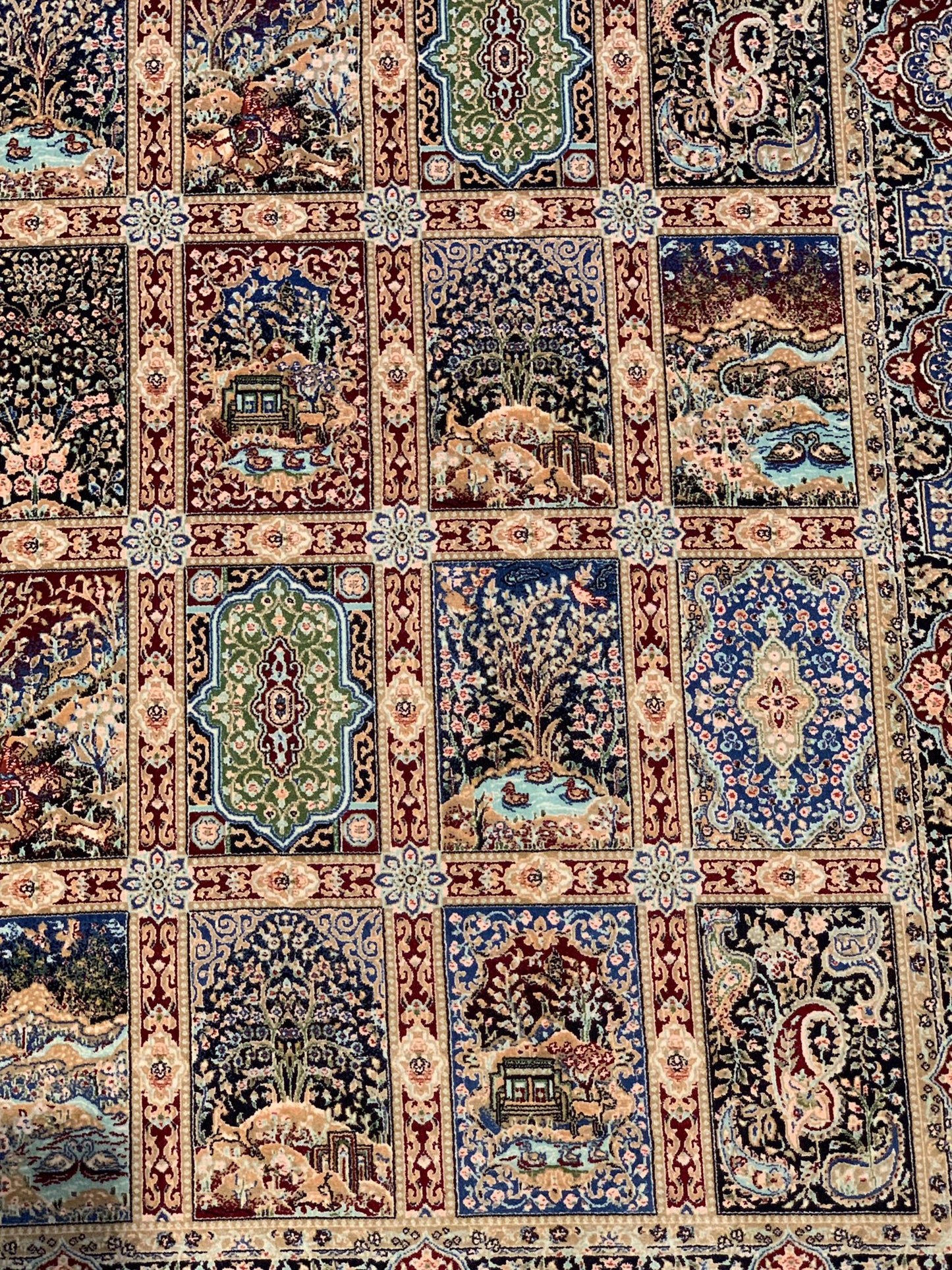 Exquisite 100% Silk Persian Bakhtiar Rug – Elegant and Luxurious, size 2' 6" x 4"