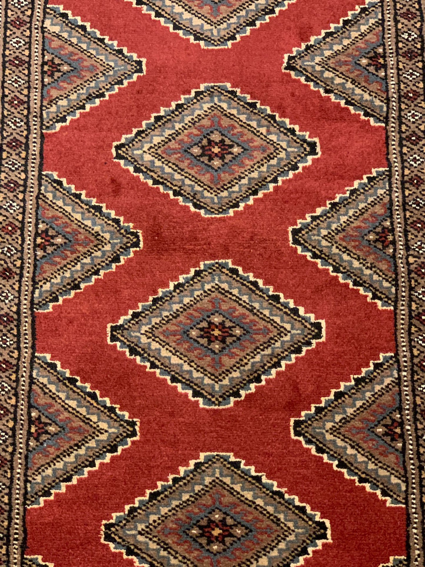 Hand-Knotted Pakistani Bokhara Rug – 100% Wool, 2' 7" x 4"  (M)