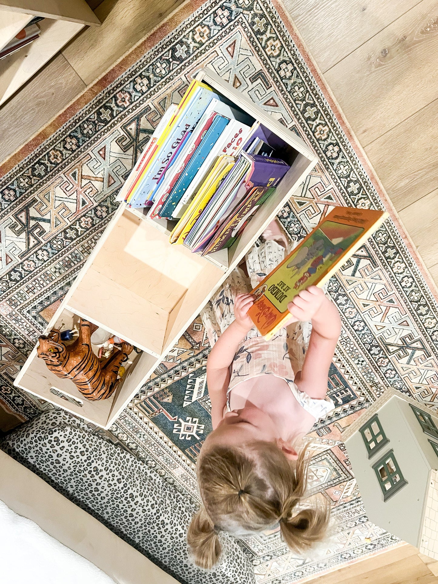VAL- Book Bin