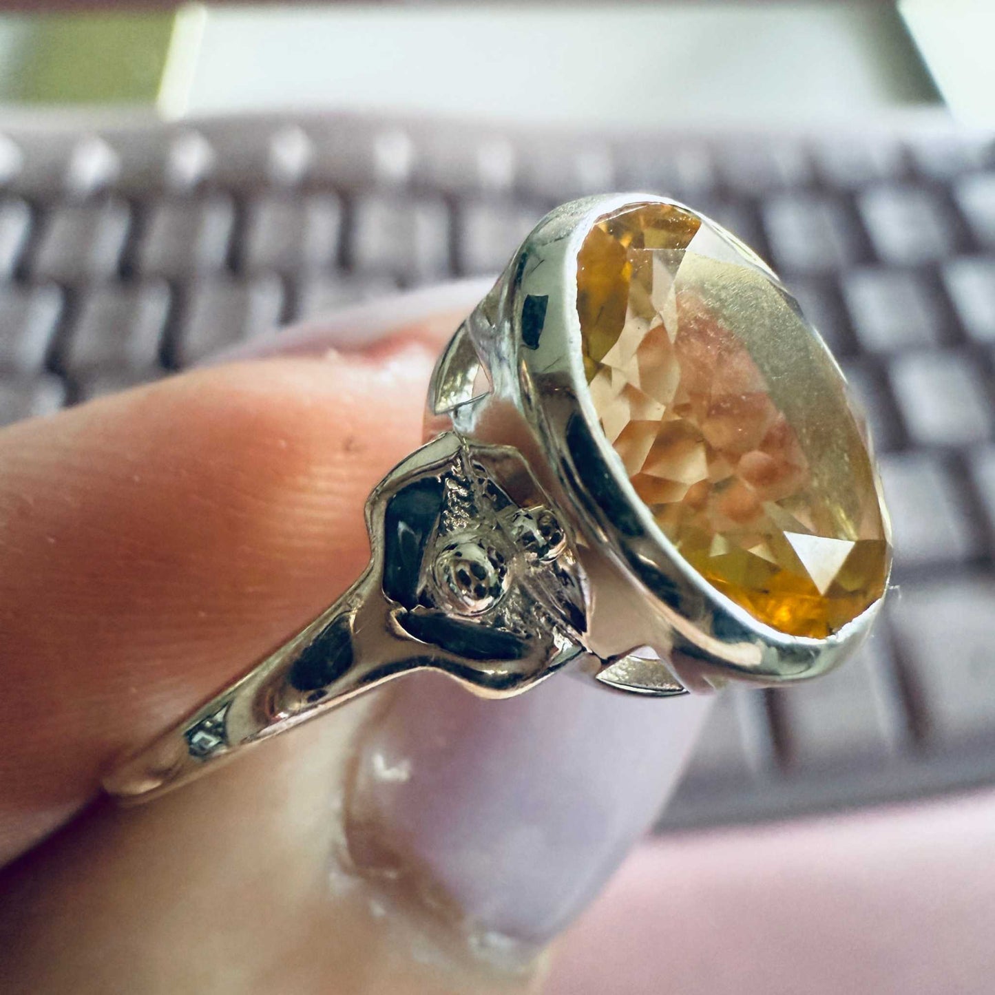 Citrine Oval Faceted Rose-Detail Ring – Sterling Silver – Size 8