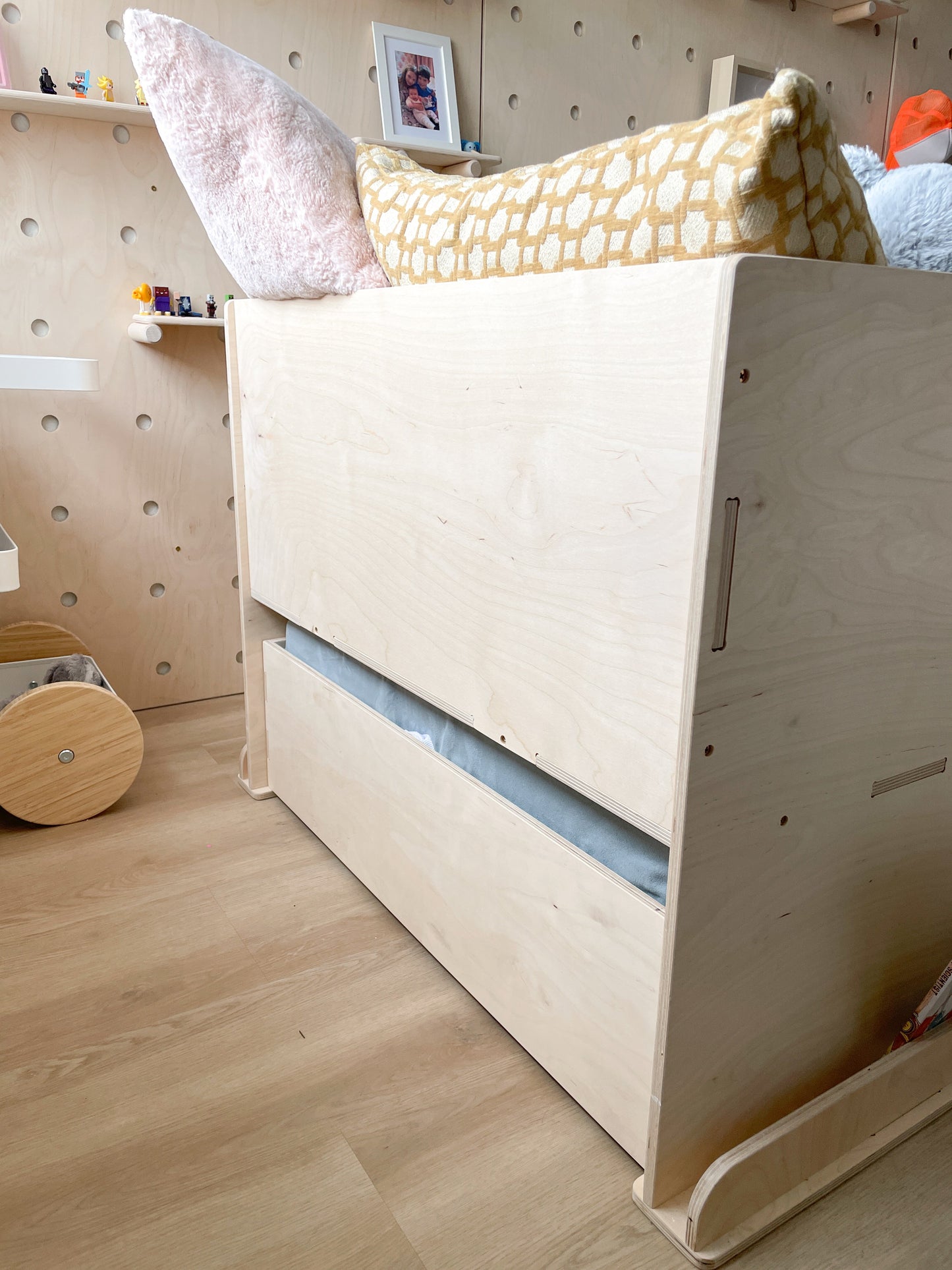 NICOLE- Play Cushion Daybed with Storage
