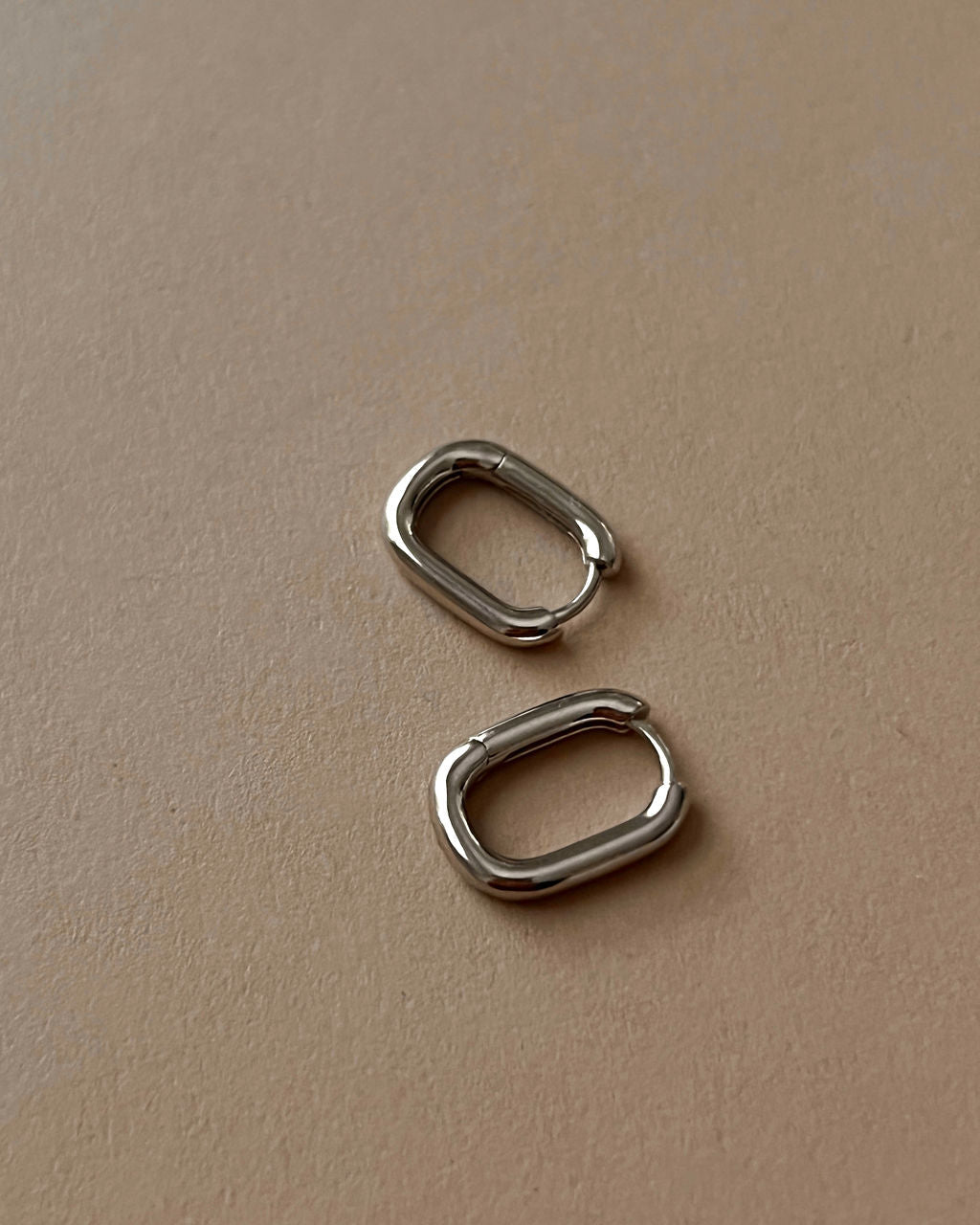 Chain Link Huggies- Silver (Ships Mid September)