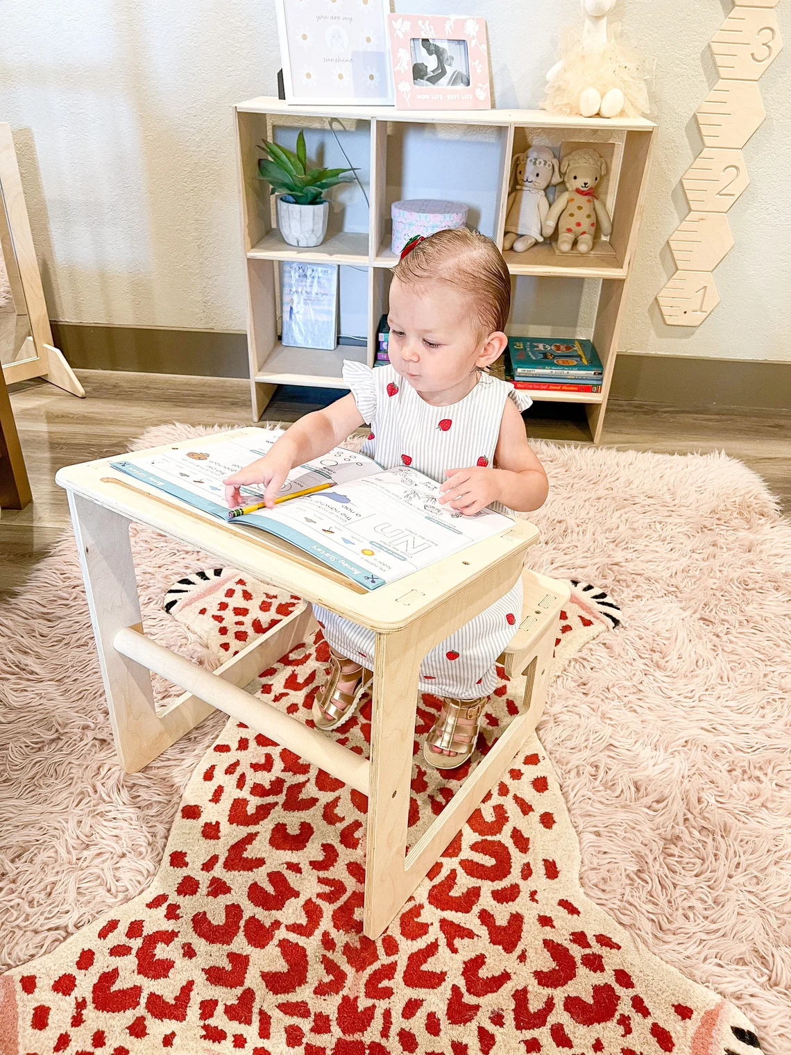 MARLIN- Montessori Desk
