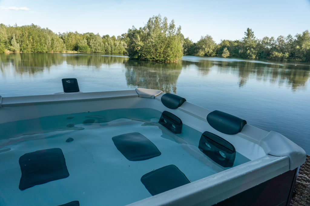MSPA | OSLO | Frame Series | Rigid Hot Tub & Spa | Light up the night | Upto 6 Person