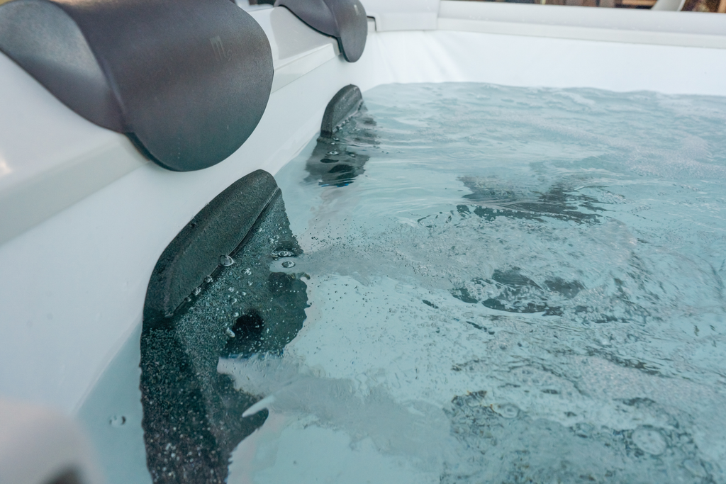 MSPA | OSLO | Frame Series | Rigid Hot Tub & Spa | Light up the night | Upto 6 Person