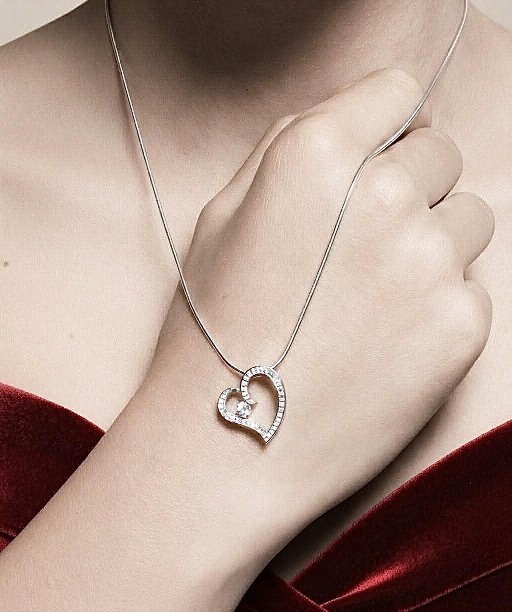 PT092W B.Tiff Pavé  Heart Pendant