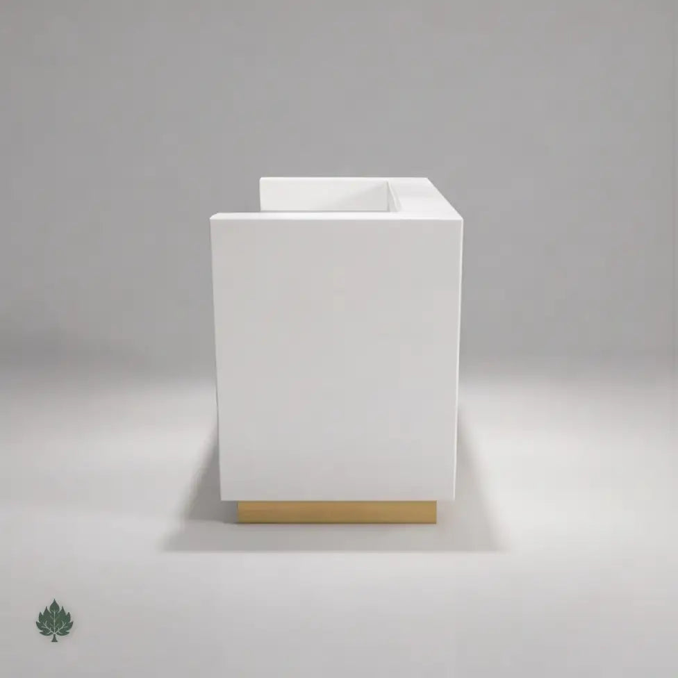 Elliora · Front Reception Desk