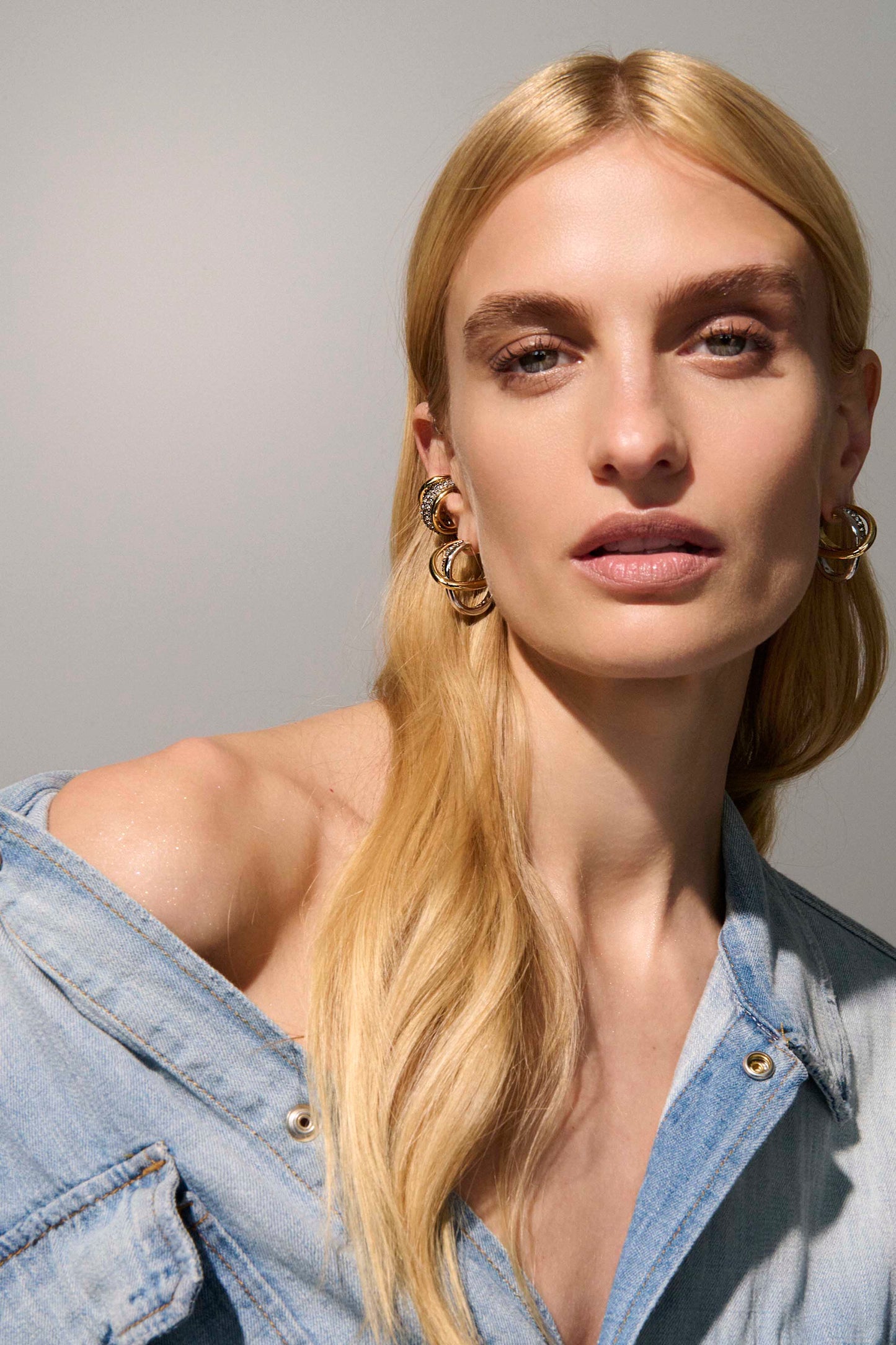 Aya Pavé Earrings