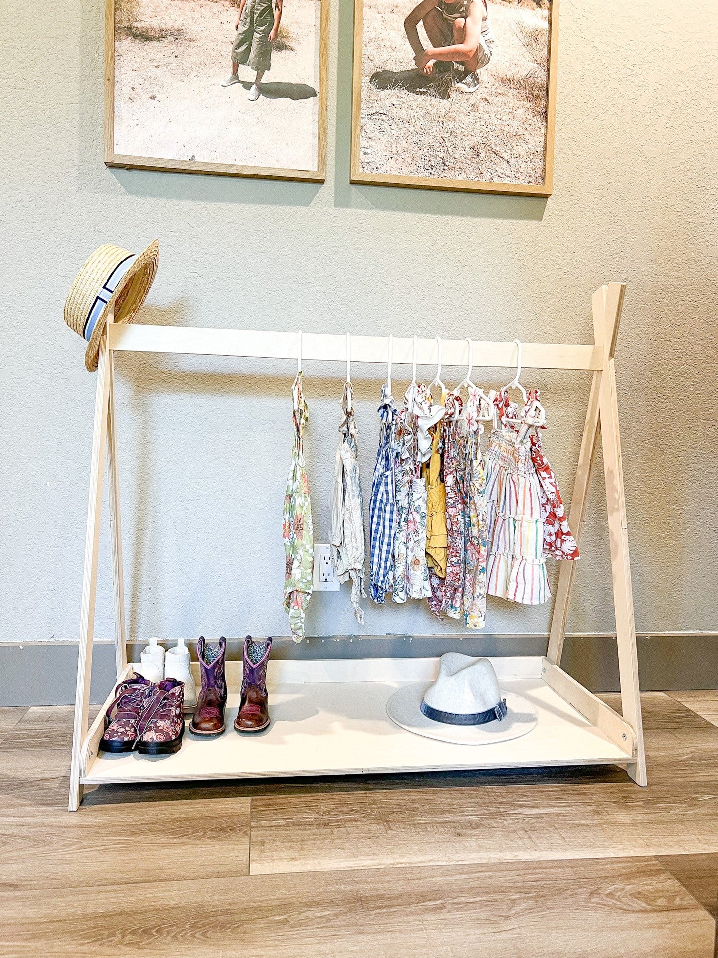 TILLY- Clothing Rack