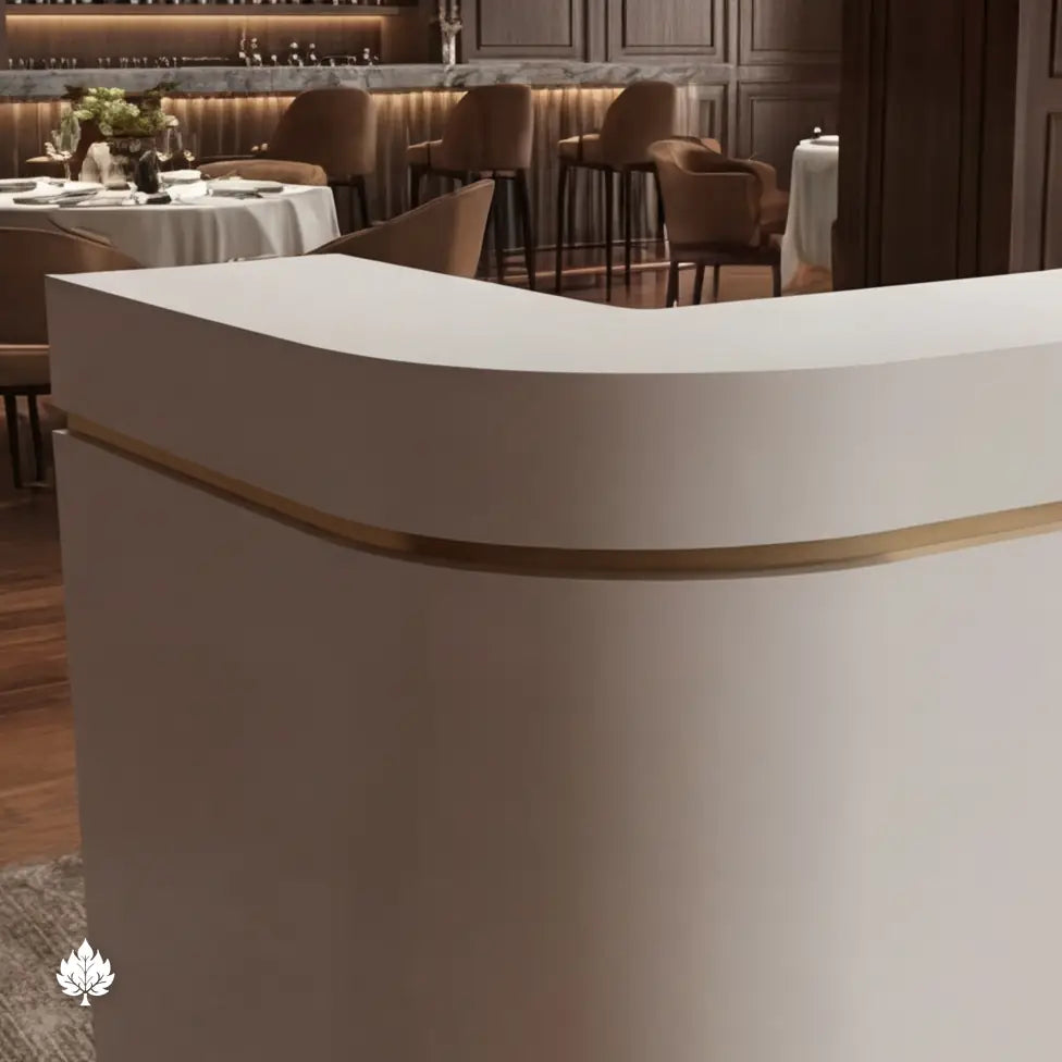 Iselle · Front Reception Desk