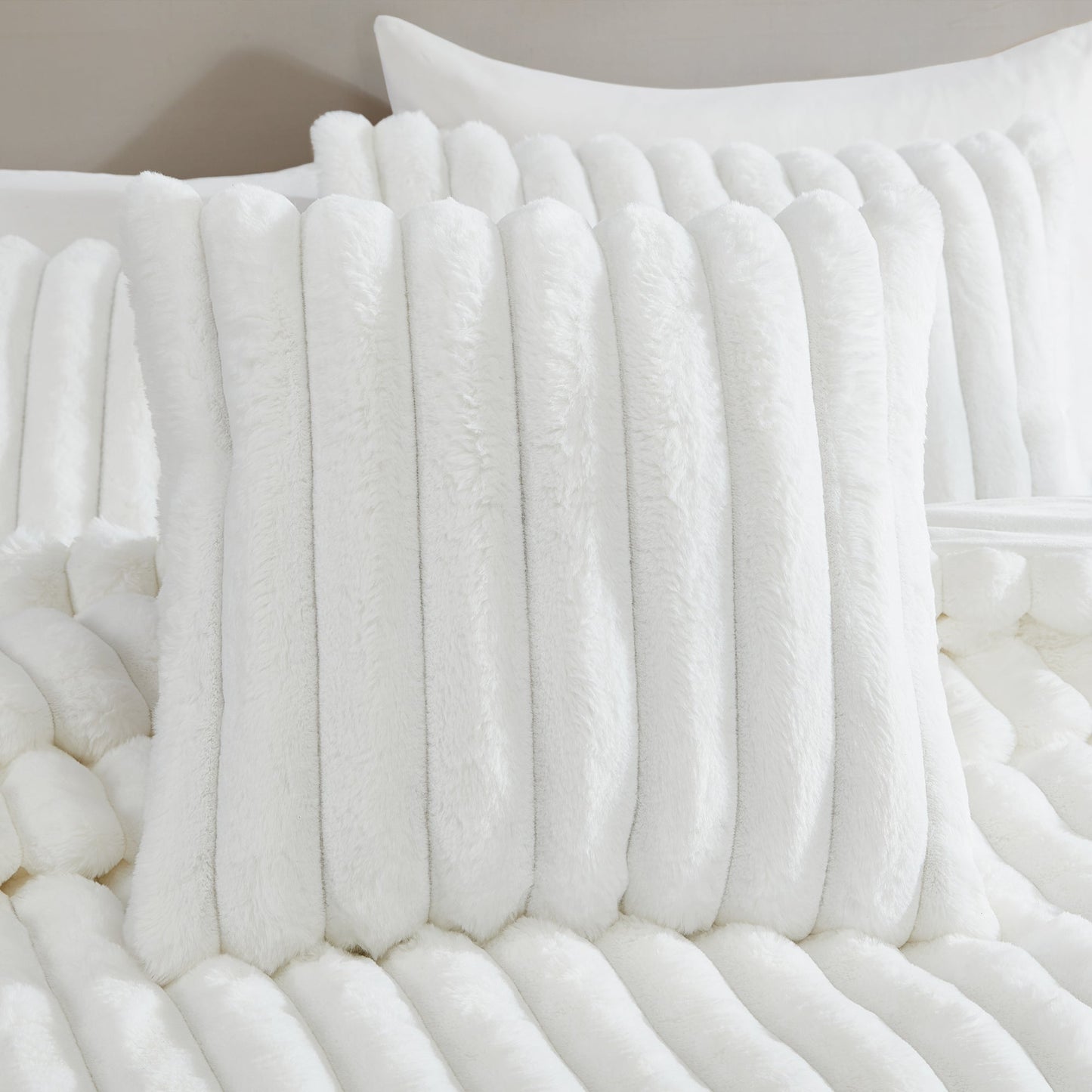 Everett Channel Faux Fur Bedding Set
