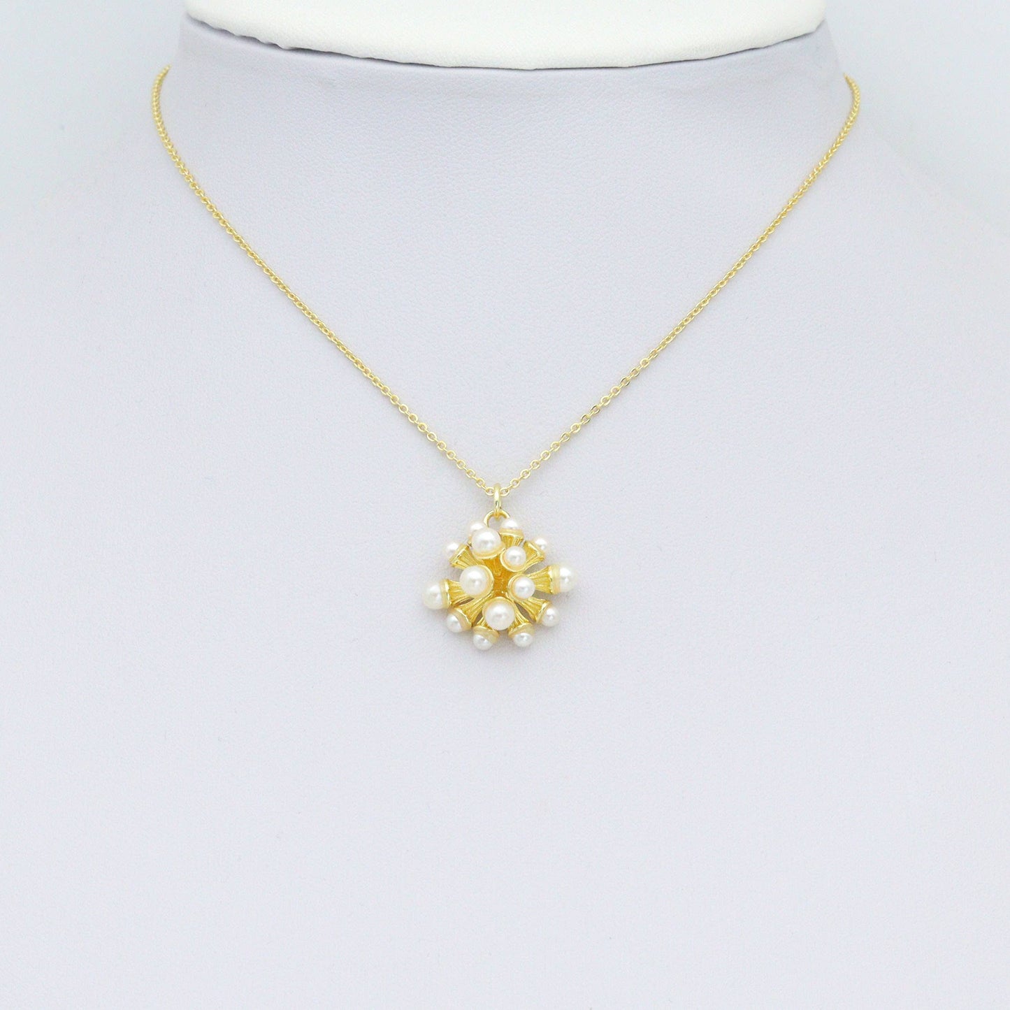 Mother of Pearl Flower Pendant, Sku#Y617